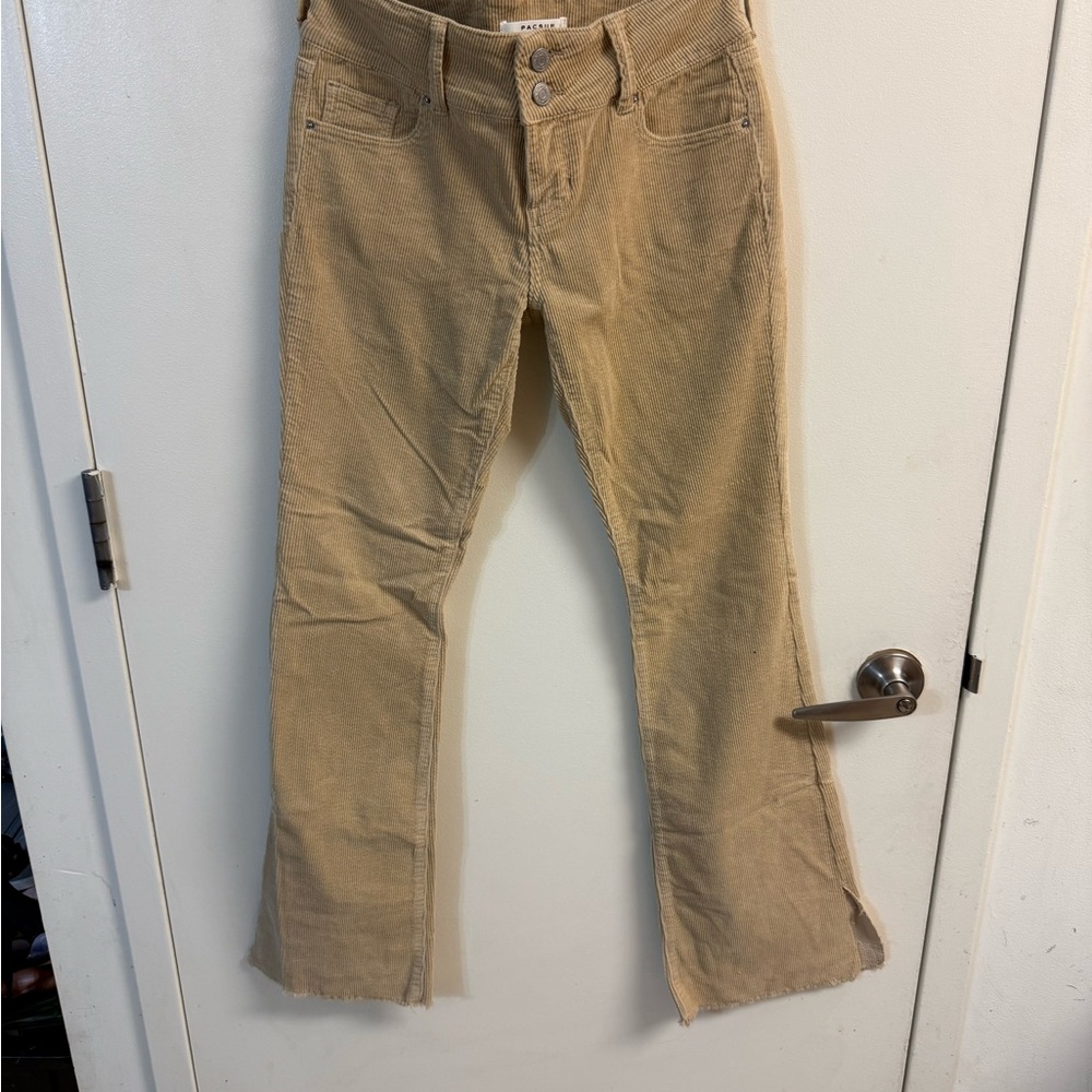 PacSun Beige Corduroy Low Rise Boot SMALL HOLE AT ONE BELT LOOP